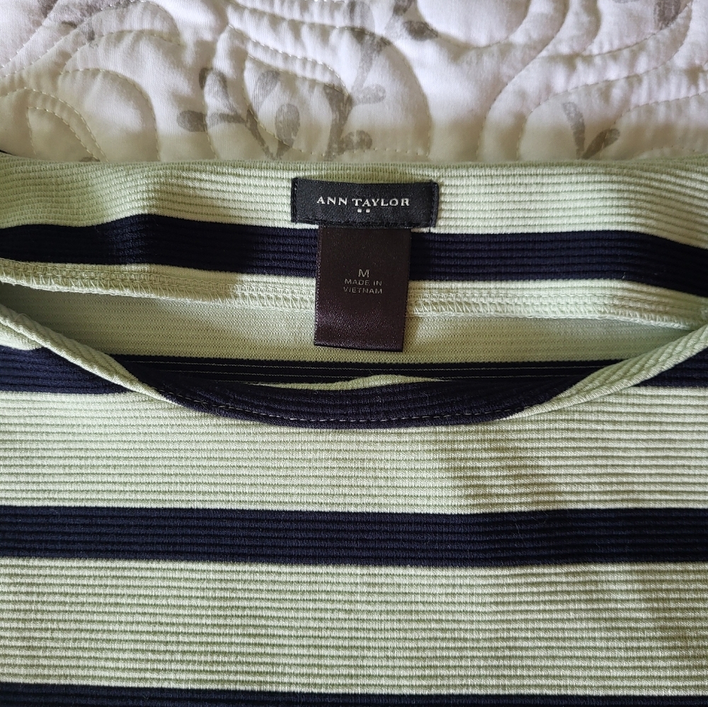 Ann Taylor Top - Picture 2 of 6